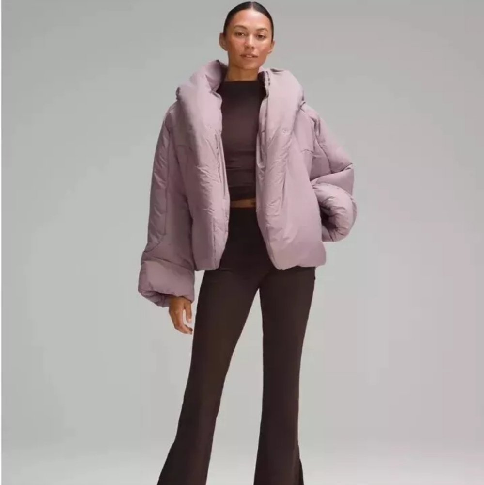 Lululemon Hooded Insulated Wrap in size 6 fits like a size 10 In Heathered Light